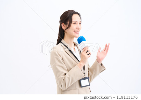 Interviewer, reporter, presenter, announcer, interview, entertainment 119113176