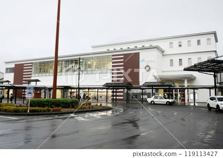 [Exterior of the station building at the south exit of JR Sanyo Main Line "Saijo Station" in Higashihiroshima City] 119113427