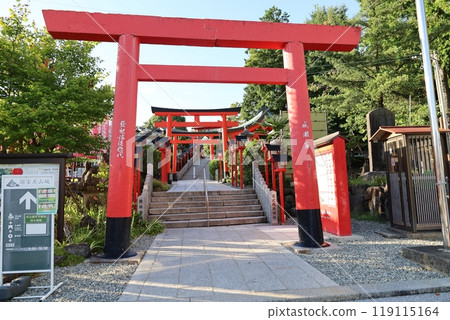 A view of the entrance to Sanko Inari Shrine in Inuyama, Aichi Prefecture. 119115164