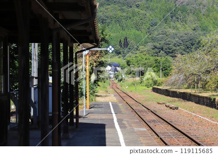 JR Kishin Line diesel car JR Kishin Line diesel car 119115685