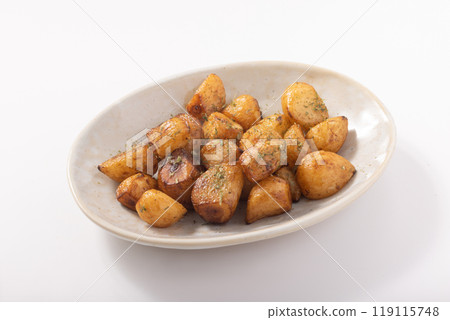 Deep fried garlic (with green seaweed) 119115748