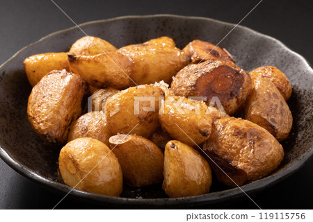 Deep fried garlic (salt) Deep fried garlic (salt) 119115756
