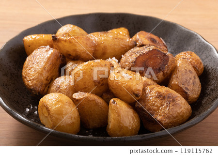 Deep fried garlic (salt) 119115762