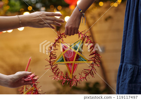 People Decorating Their Yard To Holiday 119117497