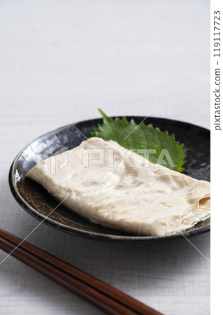 Yuba sashimi 119117723