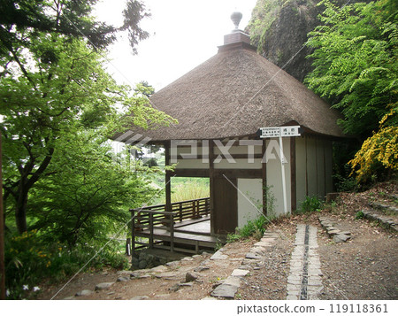 Chorakuji Temple (Kannon Hall) in Obasute, Nagano Prefecture 119118361