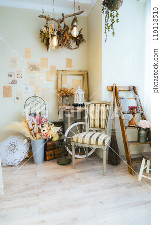 Antique interior display Antique interior display 119118510