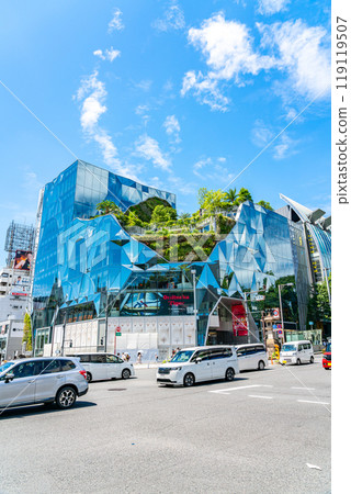 [Tokyo] Tokyu Plaza Harajuku's "Harakado" has an impressive glass exterior 119119507