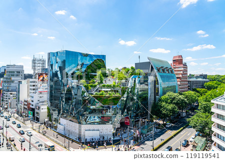 [Tokyo] Tokyu Plaza Harajuku's "Harakado" has an impressive glass exterior 119119541