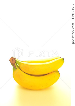 Banana (vertical composition) 119121512