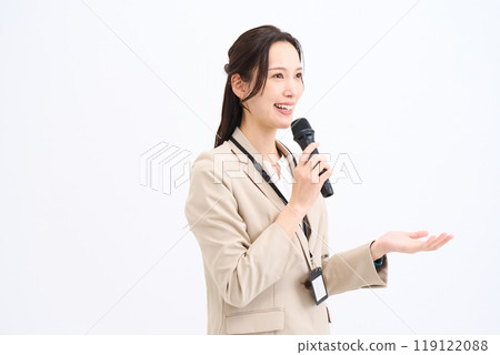 Interviewer, reporter, presenter, announcer, interview, entertainment 119122088