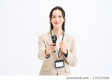 訪問者、記者、主持人、播音員、報導、娛樂 訪問者、記者、主持人、播音員、報導、娛樂 119122089