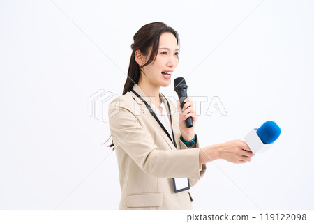 訪問者、記者、主持人、播音員、報導、娛樂 119122098