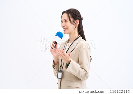 Interviewer, reporter, presenter, announcer, interview, entertainment 119122115