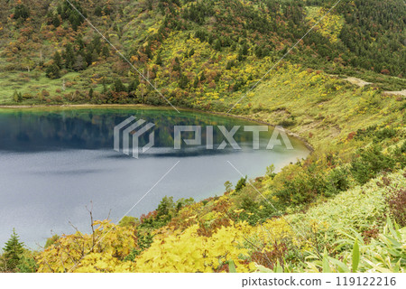 The Witch's Eye and Issaikyo Mountain, colored by autumn leaves, seen from Mt. Iegata 119122216
