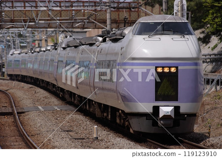 E351 series Super Azusa express train running in a long line_Photo taken on 2010/4/29 E351 series Super Azusa express train running in a long line_Photo taken on 2010/4/29 119123910