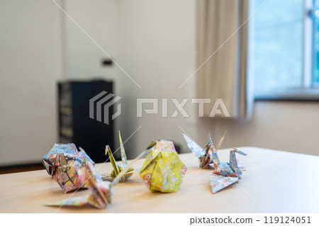 用摺紙折千隻紙鶴 用摺紙折千隻紙鶴 119124051