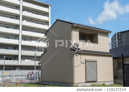 Erecting house 119125554