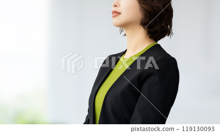 微笑的女商人檔案 119130093