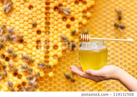 Natural honey and beekeeping. 119132508