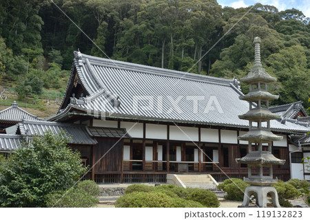 Koshoji Temple: The lecture hall seen from the garden (Uji, Kyoto Prefecture) 119132823
