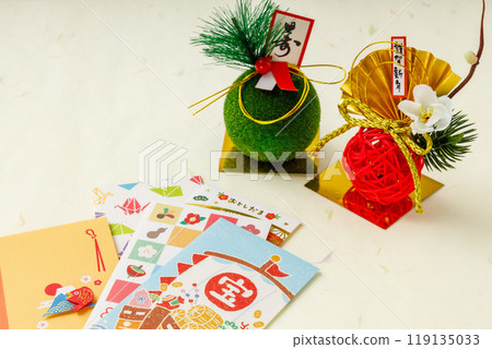 New Year's decorations on a Japanese pattern background New Year's decorations on a Japanese pattern background 119135033