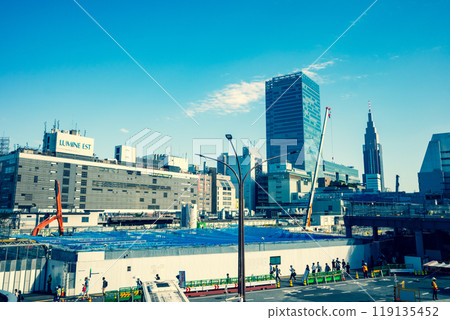 東京都會風景 新宿站西口再開發工程 2024.09 A-4 暖色 119135452