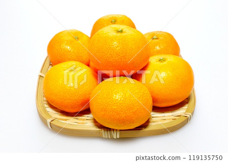 Mandarin oranges (Unshu mandarins) Mandarin oranges (Unshu mandarins) 119135750