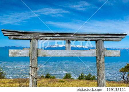 八布嶽山頂鳥居內的北阿爾卑斯山 119138131