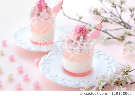 Spring cherry blossom viewing sweets Sakura Verrine Sakura glass dessert 119138903
