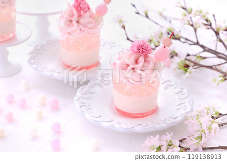 Spring cherry blossom viewing sweets Sakura Verrine Sakura glass dessert Spring cherry blossom viewing sweets Sakura Verrine Sakura glass dessert 119138913