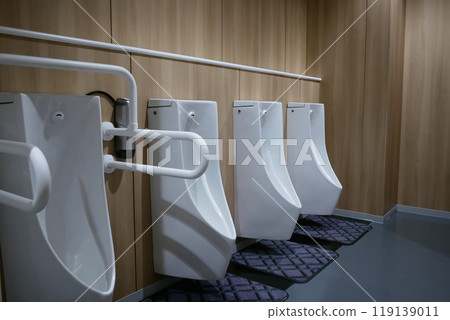 一排小便池 119139011