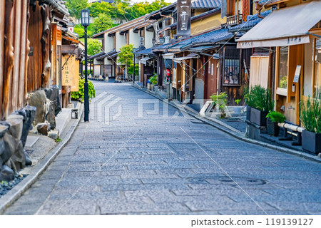 Streets of Japanese houses, Kyoto, Ninenzaka 119139127