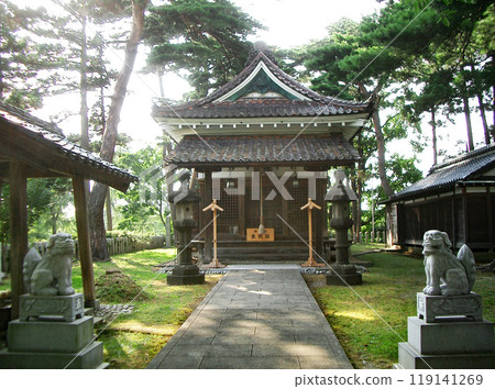Main hall of Tsuruoka Gokoku Shrine in Tsuruoka, Yamagata Prefecture 119141269