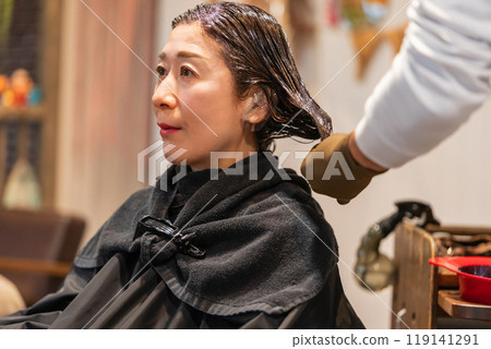 female, females, woman 119141291