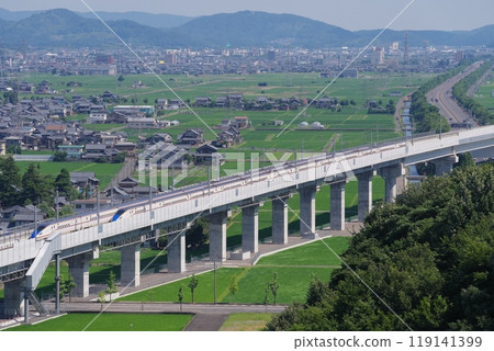 從岩內山（鯖江市北側）看到的北陸新幹線 福井縣越前市 119141399