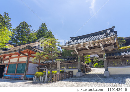 Mount Koya: Mikkyo-in Temple Karikayado 119142646