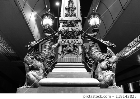 Kirin Statue | Nihonbashi Kirin Statue | Nihonbashi 119142823