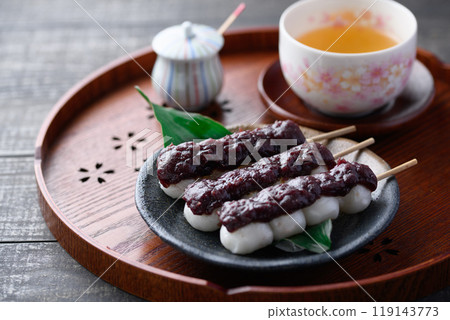 Japanese sweets: skewers of dango Japanese sweets: skewers of dango 119143773