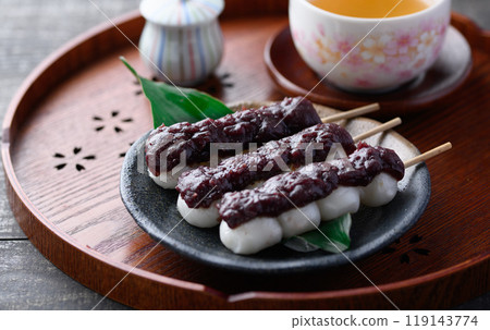 Japanese sweets: skewers of dango Japanese sweets: skewers of dango 119143774