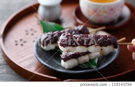 Japanese sweets: skewers of dango Japanese sweets: skewers of dango 119143784