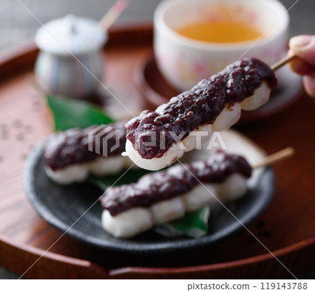 Japanese sweets: skewers of dango Japanese sweets: skewers of dango 119143788