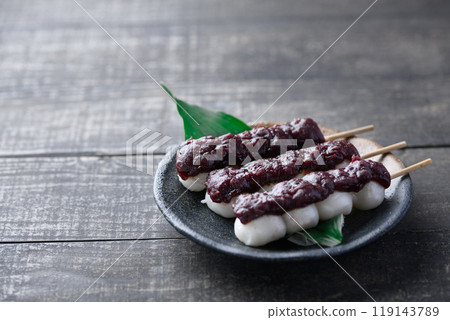 Japanese sweets: skewers of dango Japanese sweets: skewers of dango 119143789
