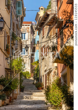 Rovinj, Croatia narrow street with colorful houses Rovinj, Croatia narrow street with colorful houses 119145533