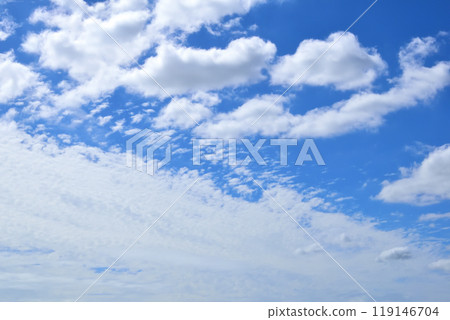 Blue sky and white clouds, autumn clouds Blue sky and white clouds, autumn clouds 119146704