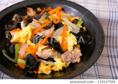 Stir-fried egg and pork egg 119147509