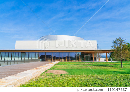 豐田市立博物館矗立在一座小山上，俯瞰豐田市容（愛知縣豐田市） 119147887