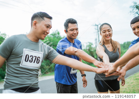 asian athlete showing their good teamwork 119148057