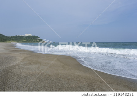 Koijigahama Beach in Irago, a long sandy beach Koijigahama Beach in Irago, a long sandy beach 119148251