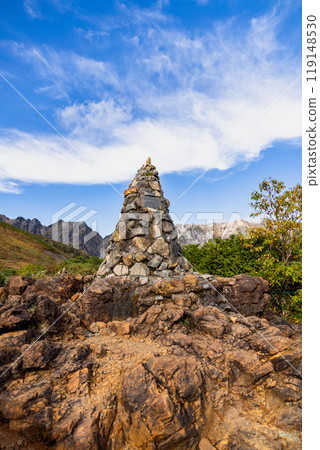 Happo-one cairn climbing hiking 119148530
